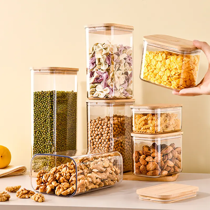 Пластиковая банка для хранения с деревянной крышкой